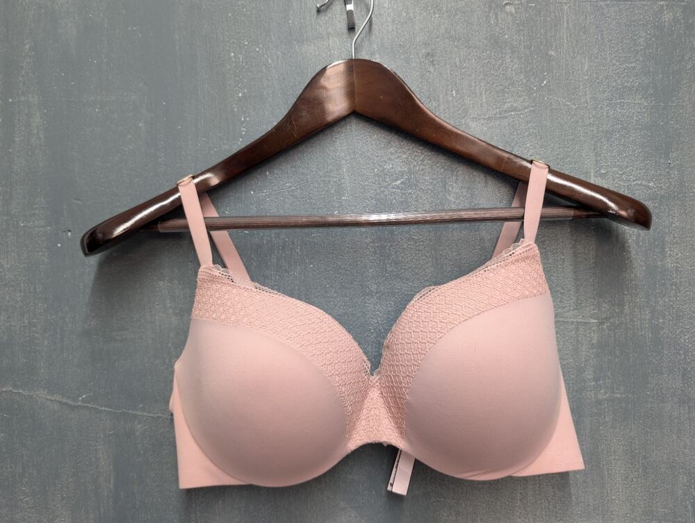 Victoria's Secret Incredible Perfect Shape Bra 38D Blush Pink Lace Underwire
